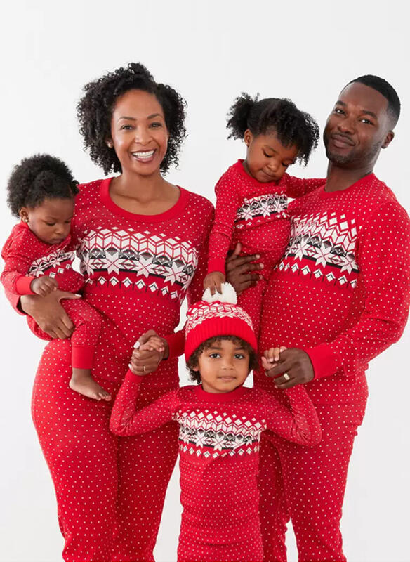 Family-Pajamas-Christmas